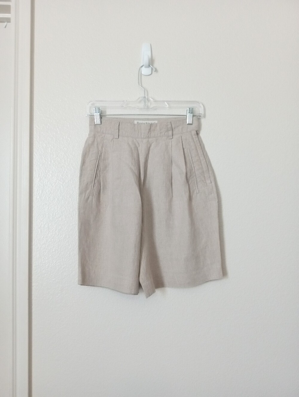 Banana Republic Vintage 100% Linen Trouser Pleated Shorts Bermuda Tan Size 6